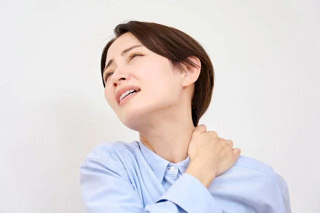 首・肩・背中のコリ